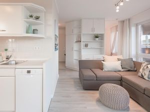 23966918-Ferienwohnung-2-Husum-300x225-5