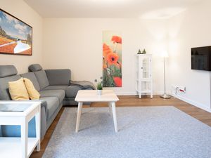 23966964-Ferienwohnung-2-Husum-300x225-1