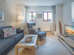 23967014-Ferienwohnung-2-Husum-300x225-1