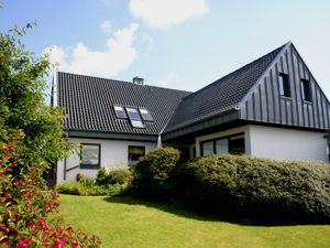 1827711-Ferienwohnung-3-Husum-300x225-0