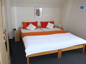 22372801-Ferienwohnung-4-Husum-300x225-4