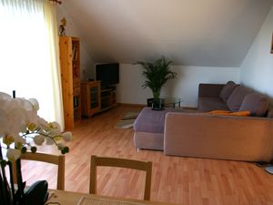 1827803-Ferienwohnung-2-Husum-300x225-1