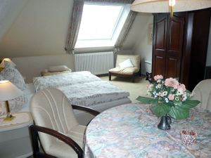 1827684-Ferienwohnung-2-Husum-300x225-3