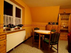 18018200-Ferienwohnung-4-Husum-300x225-3