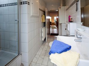 1827703-Ferienwohnung-6-Husum-300x225-5