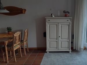 1827658-Ferienwohnung-2-Husum-300x225-3