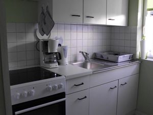 1827745-Ferienwohnung-2-Husum-300x225-2