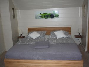 22372801-Ferienwohnung-4-Husum-300x225-5