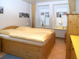 18565606-Ferienwohnung-4-Husum-300x225-3