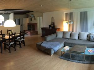 22293573-Ferienwohnung-2-Husum-300x225-3