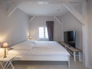 23966639-Ferienwohnung-2-Husum-300x225-4