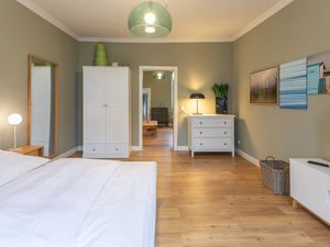 23966659-Ferienwohnung-3-Husum-300x225-4