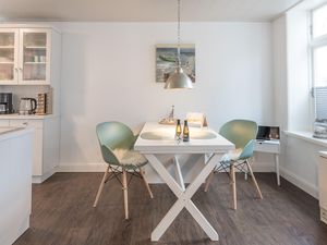 23966670-Ferienwohnung-2-Husum-300x225-4