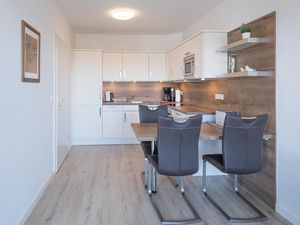 23966907-Ferienwohnung-2-Husum-300x225-4