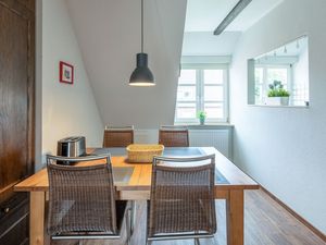 23966909-Ferienwohnung-4-Husum-300x225-3