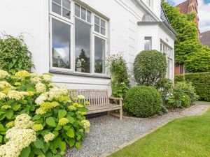 23966935-Ferienwohnung-4-Husum-300x225-1