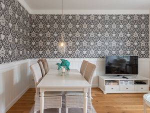 23966935-Ferienwohnung-4-Husum-300x225-3