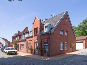 23966967-Ferienwohnung-2-Husum-300x225-1