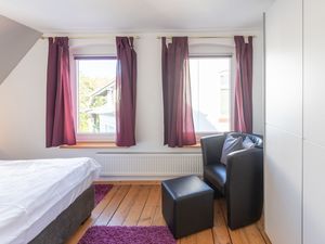 23966993-Ferienwohnung-2-Husum-300x225-3