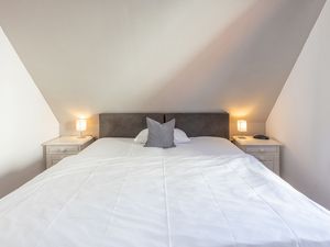 23966993-Ferienwohnung-2-Husum-300x225-4