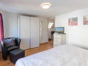 23966993-Ferienwohnung-2-Husum-300x225-5