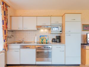 23966996-Ferienwohnung-2-Husum-300x225-3