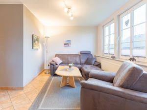 23967007-Ferienwohnung-4-Husum-300x225-1