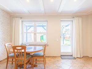 23967012-Ferienwohnung-3-Husum-300x225-3