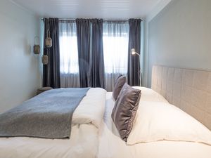 23967021-Ferienwohnung-2-Husum-300x225-3