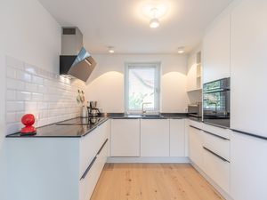 23967050-Ferienwohnung-2-Husum-300x225-4