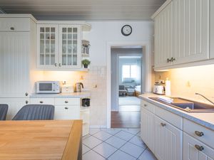 23967060-Ferienwohnung-4-Husum-300x225-4