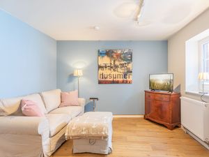 23967065-Ferienwohnung-2-Husum-300x225-0