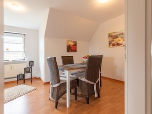 23967160-Ferienwohnung-3-Husum-300x225-3