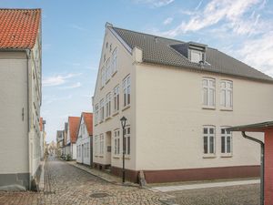 23969108-Ferienwohnung-2-Husum-300x225-0