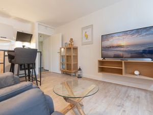 23969108-Ferienwohnung-2-Husum-300x225-2