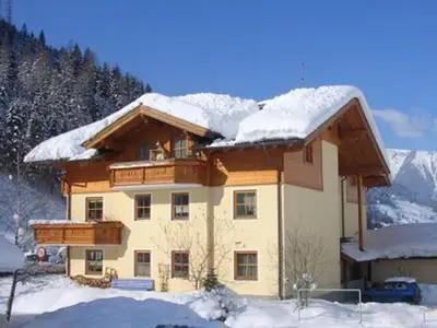 Außenseite Ferienhaus [Winter]