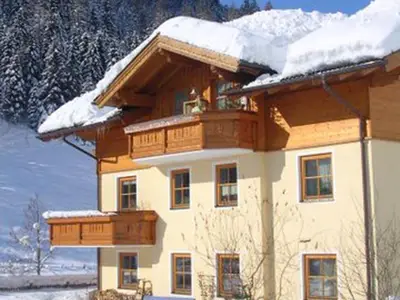 Außenseite Ferienhaus [Winter]