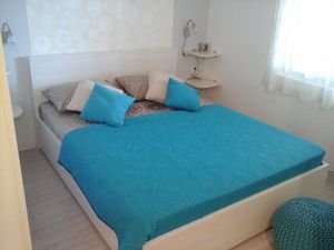 23117531-Ferienwohnung-2-Hvar-300x225-3