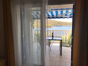 23779049-Ferienwohnung-2-Hvar-300x225-1