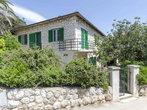 23958520-Ferienwohnung-4-Hvar-300x225-0