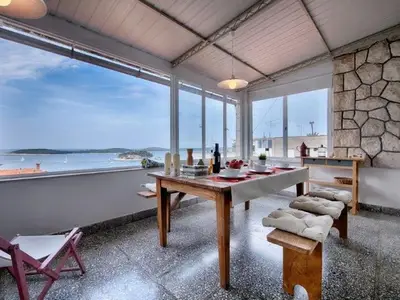 Ferienwohnung für 7 Personen in Hvar 8/10