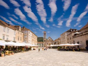 19286454-Ferienwohnung-0-Hvar-300x225-1