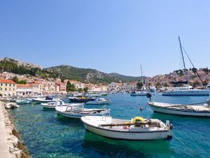 19284892-Ferienwohnung-0-Hvar-300x225-2