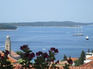 19285627-Ferienwohnung-0-Hvar-300x225-5