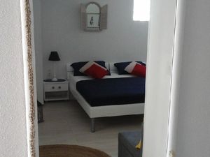 22250567-Ferienwohnung-0-Hvar-300x225-1