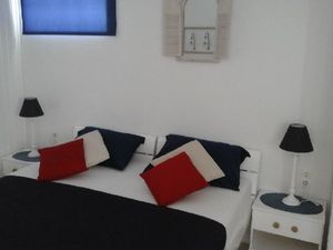 22250567-Ferienwohnung-0-Hvar-300x225-0