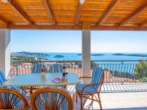 Ferienwohnung für 5 Personen (115 m²) in Hvar