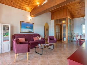 23722451-Ferienwohnung-5-Hvar-300x225-3