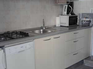 19214666-Ferienwohnung-2-Hvar-300x225-5