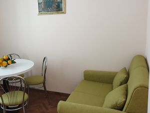 19689721-Ferienwohnung-4-Hvar-300x225-3